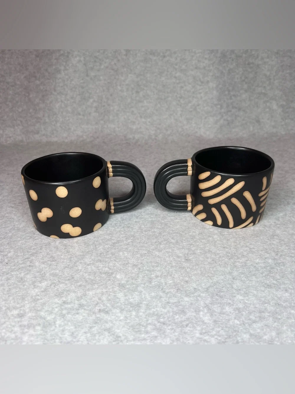 West Elm Ceramic Stoneware 2 Mug Set Black Tan Boho Modern Polka Dots/Stripe